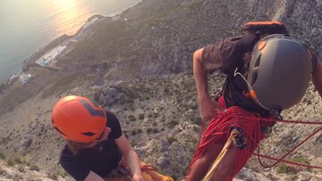 Μια παρέα αναρριχητών πάει στην Κάλυμνο