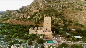 Η εντυπωσιακή αναστήλωση ενός μεσαιωνικού πυργόσπιτου στη Μάνη