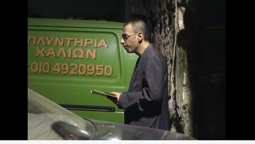 Ο Θάνος Σταθόπουλος διαβάζει Ασλάνογλου
