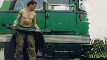 Με αποκαλούν «Jon The Bus»