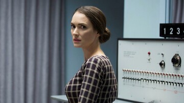 Η Γουϊνόνα Ράιντερ στον Πειραματιστή