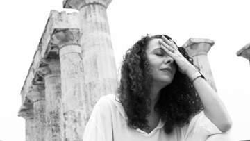 Η Μπέτυ Λιβανού στην Αίγινα (1999)