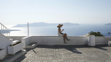 Με θέα την καλντέρα