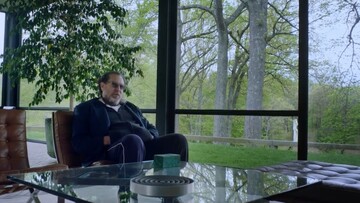 Ο Julian Schnabel στο θρυλικό Γυάλινο Σπίτι