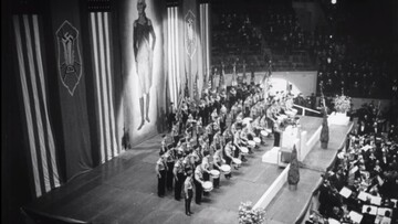 Ένα βράδυ του 1939 χιλιάδες Αμερικανοί φιλοναζιστές συγκεντρώθηκαν στη Madison Square Garden