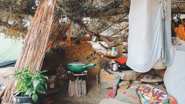 Τρεις μήνες δίπλα στη θάλασσα