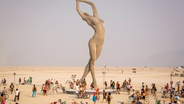 Ο Burning Man μετακομίζει από την έρημο της Νεβάδα στο Μουσείο Smithsonian