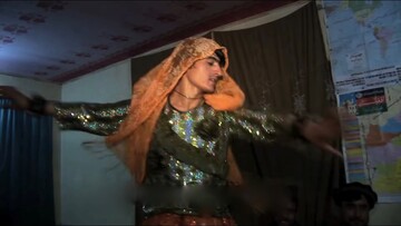 Η εγκληματική, παιδοφιλική καλτ των «Βacha bazi» του Αφγανιστάν
