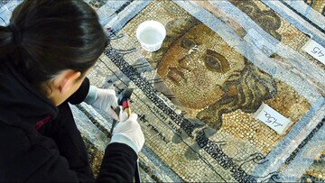 Πώς ένα πολύτιμο ψηφιδωτό του Διονύσου μεταφέρεται από το Δίον στο μουσείο