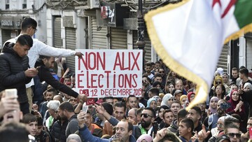 Το χρονικό των εξελίξεων στην Αλγερία από τον σκηνοθέτη Karim Moussaoui