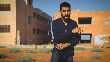 "Σε όλα τα μέτωπα". Η ραπ διαμαρτυρία ενός νεαρού Σύριου