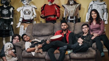 Star Wars Families: Πορτρέτα οικογενειών ανά τον πλανήτη που έχουν βάλει τον «Πόλεμο των Άστρων» βαθιά στη ζωή τους