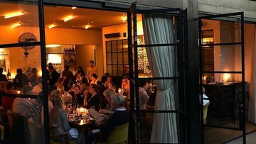 H πόλη δεν είναι ίδια, χωρίς τα μπαρ και τα εστιατόριά της