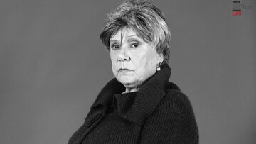 «Το κεφάλι λίγο πιο πέρα το τσιμπολογούσαν οι αδέσποτες κότες». Του Αλέξη Αλεξίου από τη Σμύρνη. Διαβάζει η Λήδα Πρωτοψάλτη.