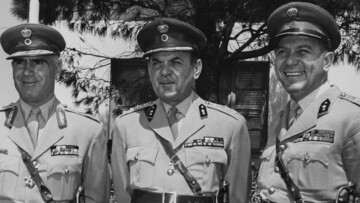 51 ΧΡΟΝΙΑ ΑΠΟ ΤΗ ΧΟΥΝΤΑ ΤΩΝ ΣΥΝΤΑΓΜΑΤΑΡΧΩΝ / 37 ΑΡΘΡΑ