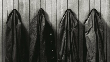 Κι άλλαζαν την καθιερωμένη σημασία των λέξεων ώστε να ταιριάζει με τις πράξεις τους