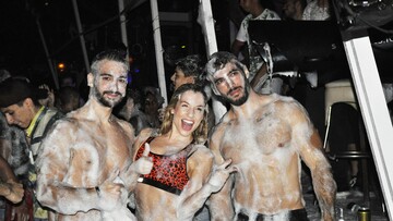 Let’s get foam beach edition