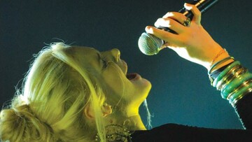 Νατάσα Μποφίλιου, στο Μetropolis Live Stage