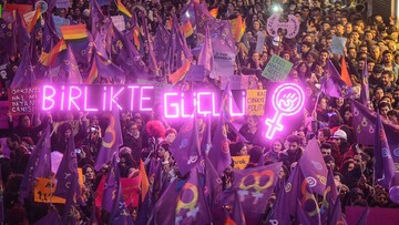 Τούρκοι συγγραφείς κατηγορούνται για σεξουαλική παρενόχληση