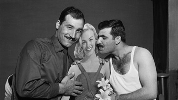 Στην πίσω κάμαρα ενός φωτογραφείου στο Λίβανο του 1950