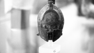 5 μικρά κομψοτεχνήματα κι ένας θλιμμένος νέος