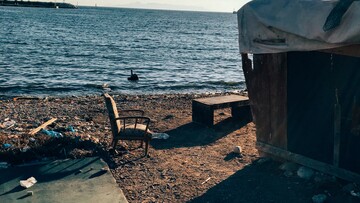 Μέσα σε μαύρο πέλαγος