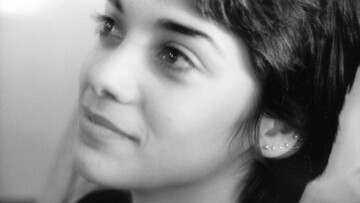 Κατερίνα Τσάβαλου. Το άλμπουμ της εφηβείας.