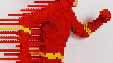 Οι ήρωες της DC Comics, φτιαγμένοι από Lego στην παραλία Μπόντι του Σίδνεϊ