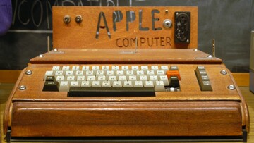 40 χρόνια Apple σε 22 φωτογραφίες