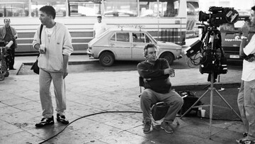 Ο Νίκος Παναγιωτόπουλος στα γυρίσματα του "Αυτή η νύχτα μένει" στο ΚΤΕΛ