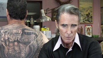 Ο θρυλικός tattoo artist Mark Mahoney αφηγείται ιστορίες από το Los Angeles