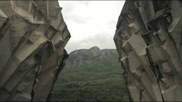 Επικοινωνώντας με εξωγήινους στη πρώην Γιουγκοσλαβία.