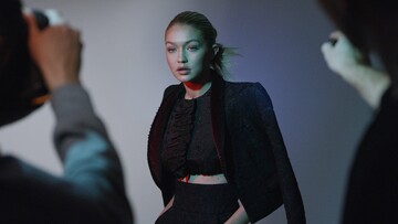 Η Gigi Hadid φωτογραφίζεται για την Ιταλική Vogue
