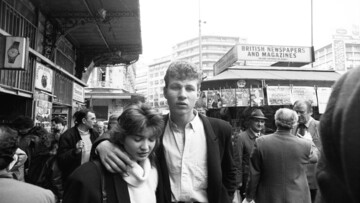 Πέριξ της Ομόνοιας. Μάρτης 1989.