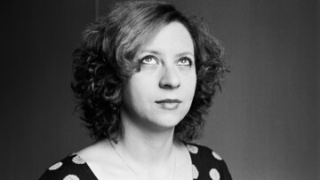 Η Λένα Πλάτωνος στο παλιό σπίτι της Κυκλάδων (1986)