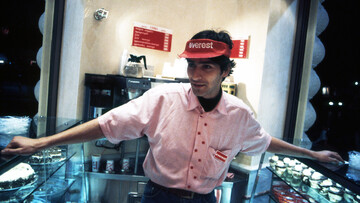 Στα φαστφουντάδικα της Αθήνας