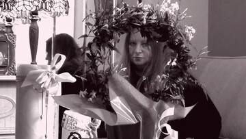 H Λένα Πλάτωνος διαβάζει Καρυωτάκη στο LIFO.gr