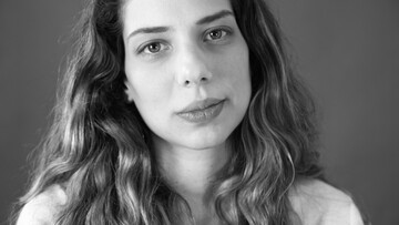 Η ηθοποιός Ηλιάνα Μαυρομάτη διαβάζει Τάσο Λειβαδίτη