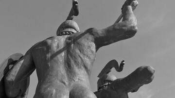 Εύθυμοι Σαλαμινομάχοι στο λυπημένο νησί