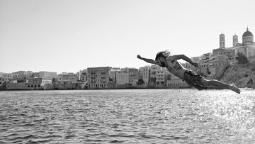Ο Γιάννης Γούτμαν πιστεύει ότι μόνο ένας τυφλός μπορεί να βγάλει μία τίμια φωτογραφία