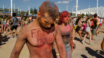 Colour Day Festival 2018: Μουτζουρωθήκαμε στο πιο πολύχρωμο πάρτι της Αθήνας (ΕΙΚΟΝΕΣ)