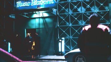 Νύχτες στο SOS (Πειραιάς, 1997)