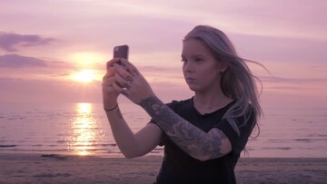 Πώς οι selfies επηρεάζουν τον τρόπο που λειτουργεί ο εγκέφαλός μας;