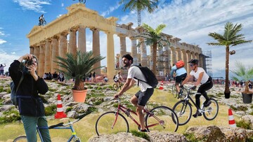 «The Athenian Long Walk as a State of a Troubled Mind»