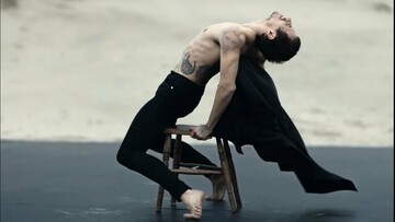 O Sergei Polunin χορεύει στο ρυθμό του «In Your Room» των Depeche Mode 