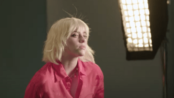 Billie Eilish: "Μου αρέσει τόσο πολύ που μεγαλώνω"