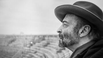 Ο "θάνατος από αδιαφορία" του φωτογράφου René Robert