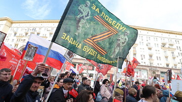 How “Z” became Putin’s new propaganda meme/ Πώς το "Ζ" έγινε το νέο προπαγανδιστικό μιμίδιο του Πούτιν
