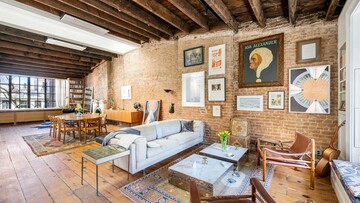 Ο Alexander Skarsgård πουλάει το σπίτι του στο East Village για 2,6 εκατ. δολάρια