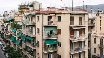 Athênai, In Search of Home